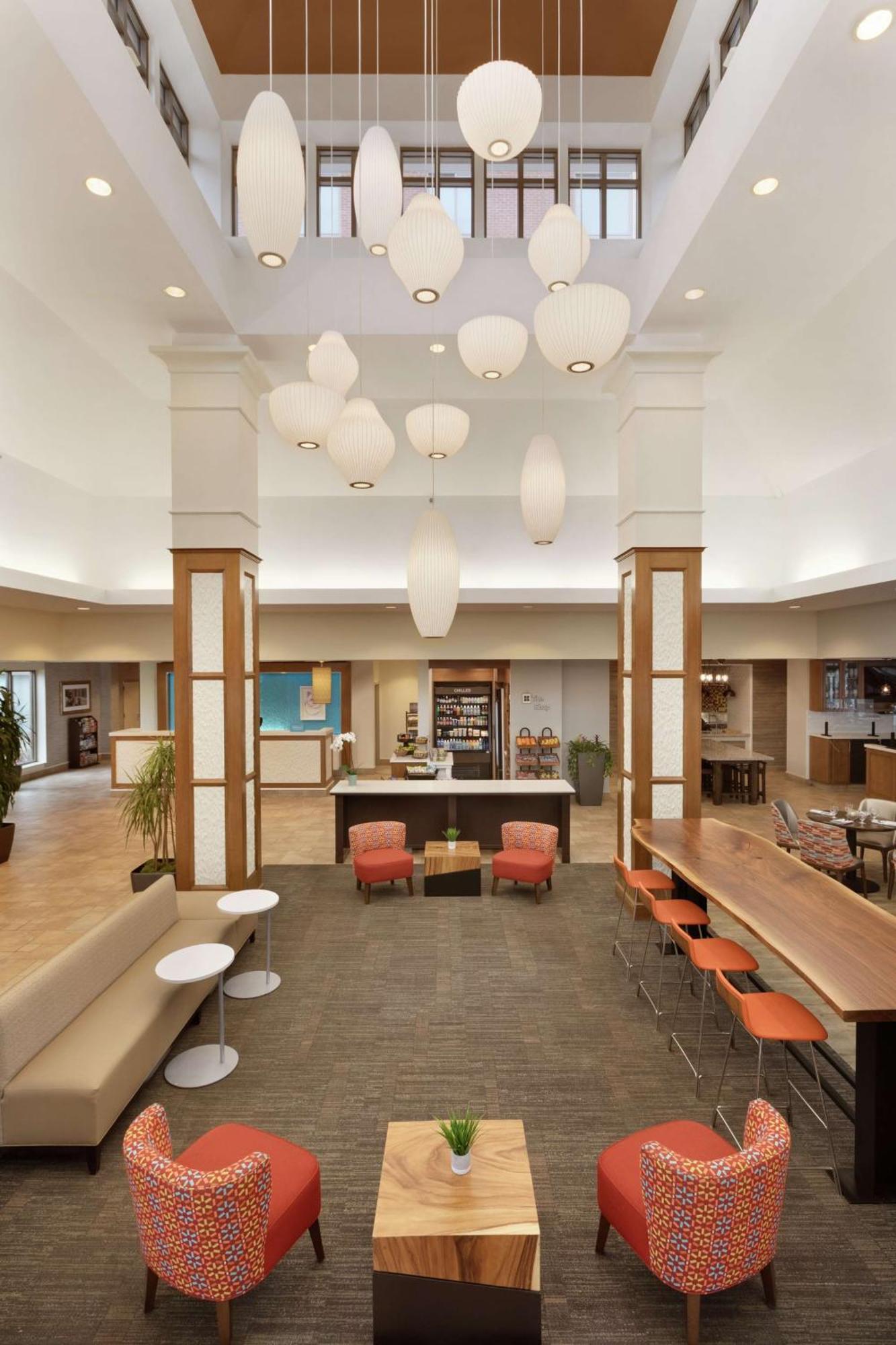 Hilton Garden Inn Стоуни-Брук Экстерьер фото