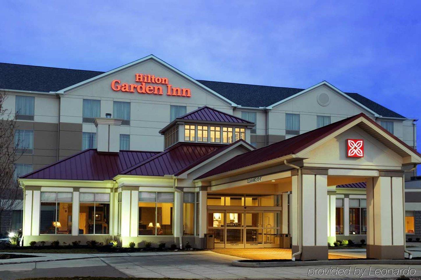 Hilton Garden Inn Стоуни-Брук Экстерьер фото